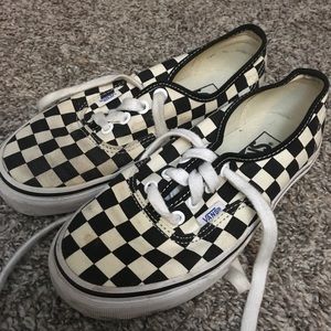Checkered Black and White Vans shoes size 5 🖤